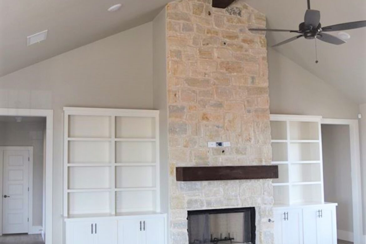 fireplace w-built-ins 1-BEAVER